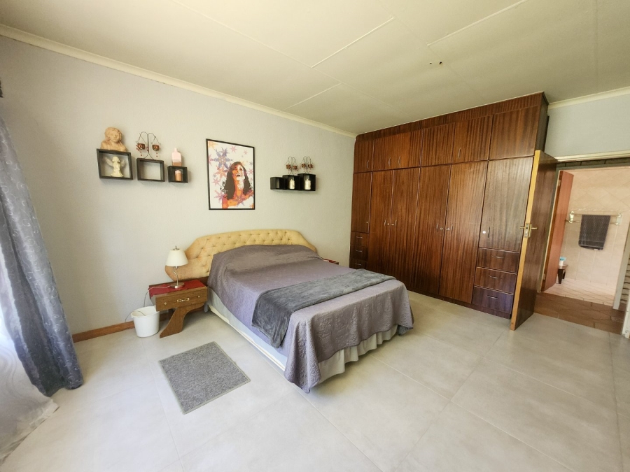 4 Bedroom Property for Sale in Flamwood North West